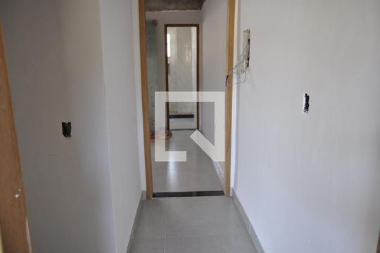 Corredor de casa de condomínio à venda com 2 quartos, 145m² em Tanque, Rio de Janeiro