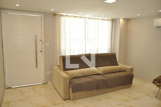 Sala de casa de condomínio à venda com 2 quartos, 145m² em Tanque, Rio de Janeiro