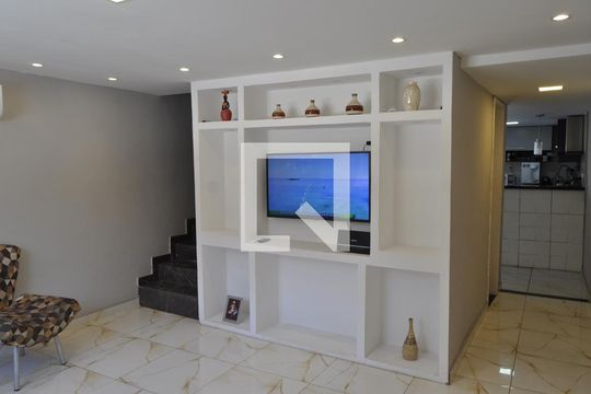 Sala de casa de condomínio à venda com 2 quartos, 145m² em Tanque, Rio de Janeiro