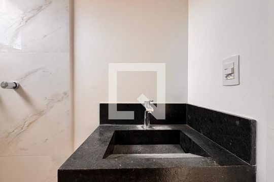 Banheiro de apartamento à venda com 3 quartos, 143m² em Vila Alpina, Santo André