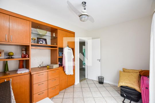 Sala de casa à venda com 3 quartos, 170m² em Maria Paula, Niterói
