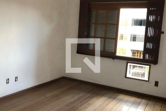 Quarto de casa para alugar com 4 quartos, 460m² em Cristal, Porto Alegre