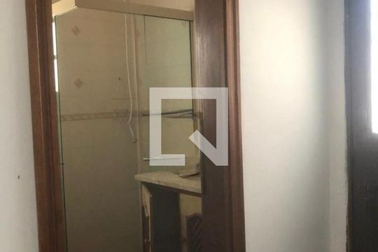 Banheiro de casa para alugar com 4 quartos, 460m² em Cristal, Porto Alegre