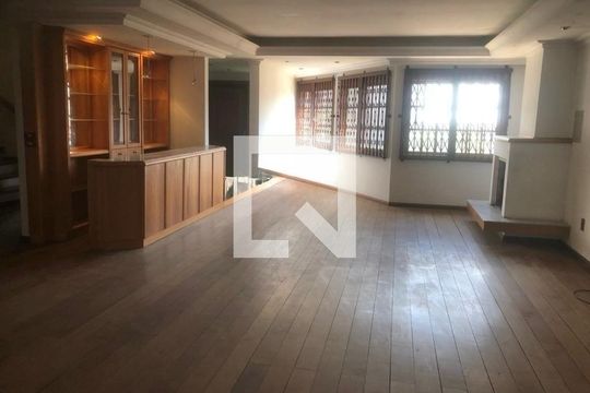 Casa para alugar com 4 quartos, 460m² em Cristal, Porto Alegre