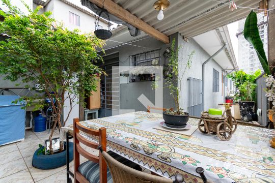 Quintal de casa à venda com 3 quartos, 218m² em Vila Paulista, São Paulo
