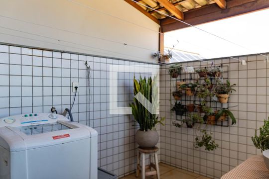 Área de Serviço de apartamento para alugar com 3 quartos, 100m² em Camargos, Belo Horizonte