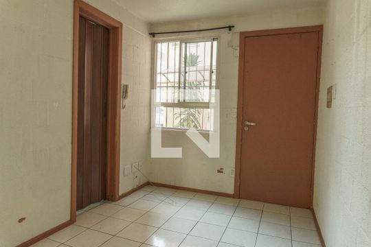 Sala de apartamento à venda com 2 quartos, 51m² em Rubem Berta, Porto Alegre