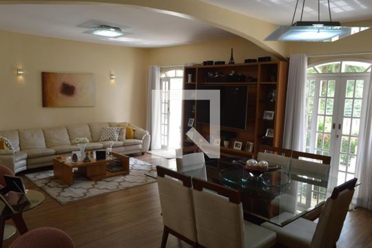 Sala de casa à venda com 4 quartos, 339m² em Taquara, Rio de Janeiro