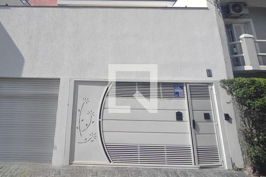 Fachada de casa para alugar com 4 quartos, 220m² em Barcelona, São Caetano do Sul