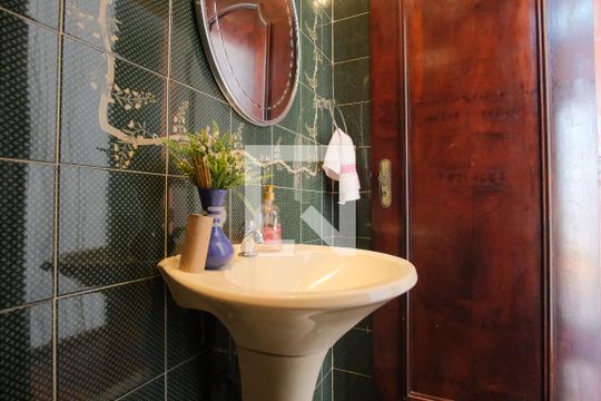 Lavabo de casa à venda com 4 quartos, 200m² em Vila Mafra, São Paulo