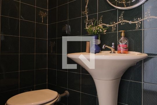 Lavabo de casa à venda com 4 quartos, 200m² em Vila Mafra, São Paulo