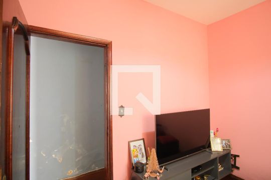 Sala de TV de casa à venda com 4 quartos, 200m² em Vila Mafra, São Paulo