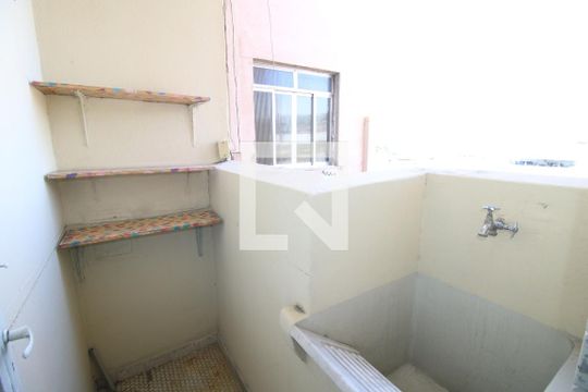 Área de Serviço de apartamento para alugar com 2 quartos, 54m² em Ramos, Rio de Janeiro
