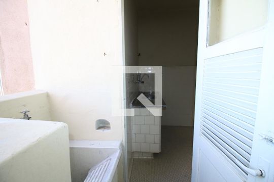 Área de Serviço de apartamento para alugar com 2 quartos, 54m² em Ramos, Rio de Janeiro