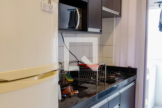 cozinha de apartamento para alugar com 2 quartos, 49m² em Santa Maria, Osasco