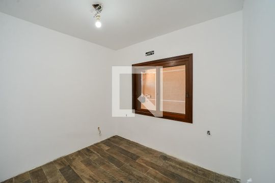 Quarto 1 de casa à venda com 5 quartos, 200m² em Sarandi, Porto Alegre