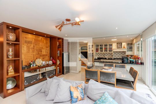 Sala de casa de condomínio à venda com 4 quartos, 300m² em Jardim Cordeiro, São Paulo