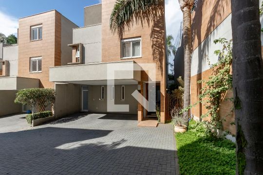 Fachada de casa de condomínio à venda com 4 quartos, 300m² em Jardim Cordeiro, São Paulo