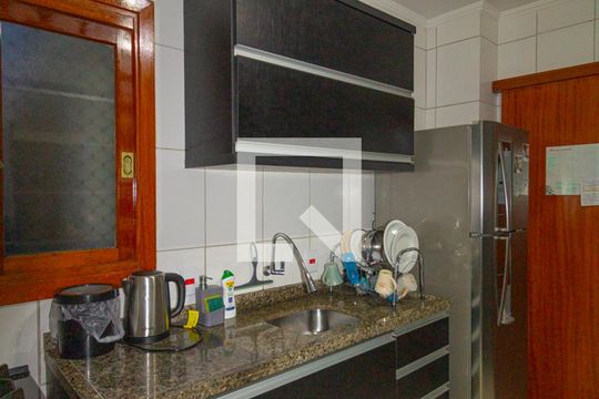 Cozinha de apartamento à venda com 2 quartos, 68m² em Niterói, Canoas