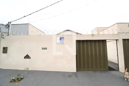 Placa de kitnet/studio para alugar com 1 quarto, 35m² em Jardim Inconfidência, Uberlândia