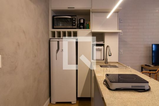 Cozinha de apartamento para alugar com 1 quarto, 50m² em Ipanema, Rio de Janeiro
