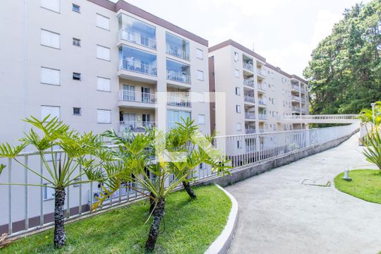 Fachada do Prédio de apartamento para alugar com 2 quartos, 63m² em Lajeado, Cotia