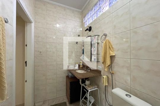 Banheiro da Suíte de casa à venda com 2 quartos, 143m² em Mirandópolis, São Paulo