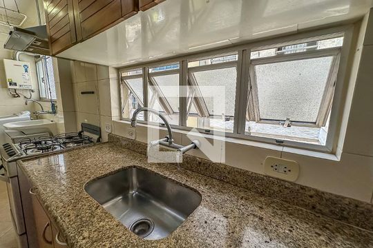 Cozinha - Torneira de apartamento à venda com 3 quartos, 90m² em Botafogo, Rio de Janeiro