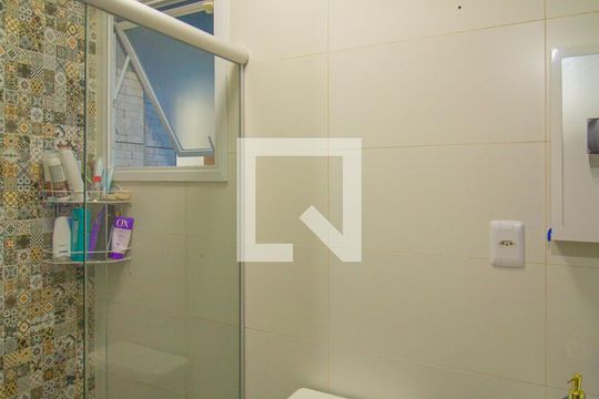 Banheiro de casa à venda com 2 quartos, 80m² em Harmonia, Canoas