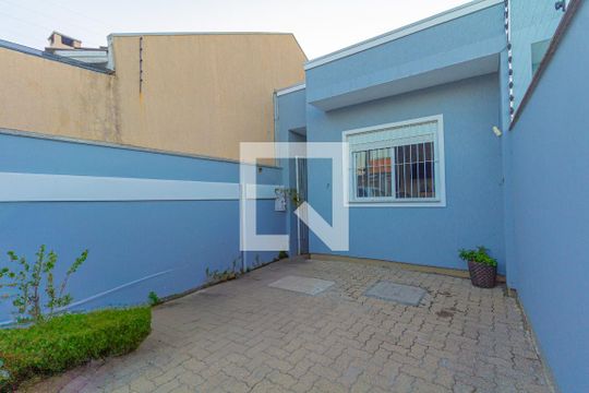 Fachada de casa à venda com 2 quartos, 80m² em Harmonia, Canoas