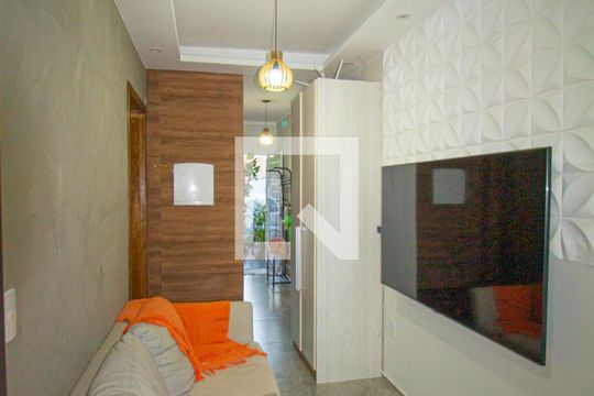 Sala de casa à venda com 2 quartos, 80m² em Harmonia, Canoas
