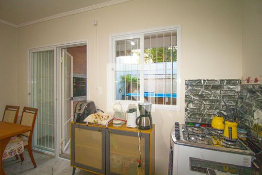 Cozinha de casa à venda com 2 quartos, 80m² em Harmonia, Canoas