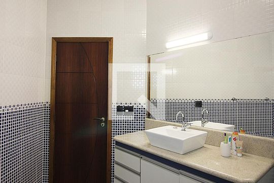 Banheiro Social de casa à venda com 4 quartos, 302m² em Jardim do Mar, São Bernardo do Campo