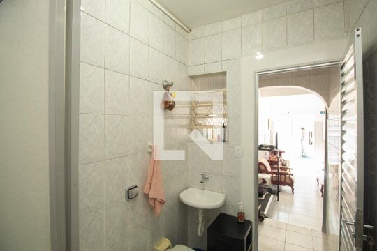 Banheiro 4 de casa à venda com 3 quartos, 350m² em Vila Gustavo, São Paulo