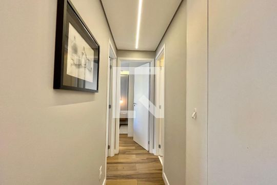 Corredor de apartamento à venda com 2 quartos, 57m² em Chácara Inglesa, São Paulo
