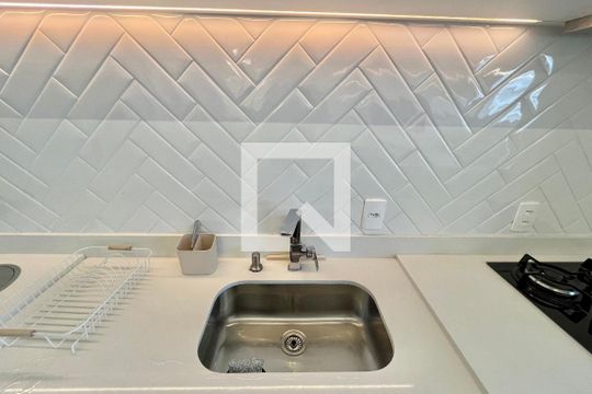Cozinha de apartamento à venda com 2 quartos, 57m² em Chácara Inglesa, São Paulo