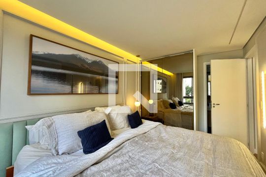 Suíte de apartamento à venda com 2 quartos, 57m² em Chácara Inglesa, São Paulo