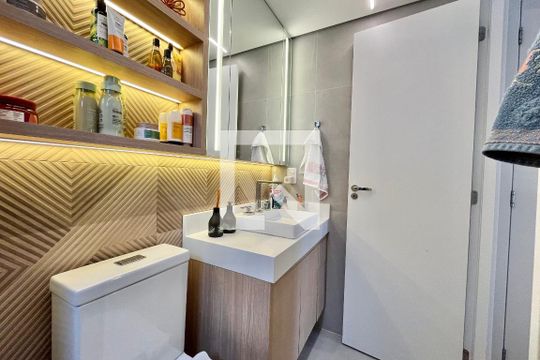 Banheiro da Suíte de apartamento à venda com 2 quartos, 57m² em Chácara Inglesa, São Paulo