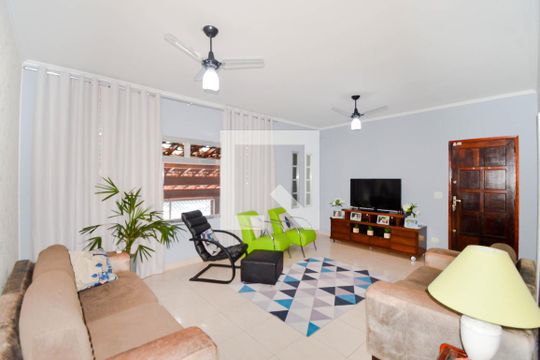 Casa à venda com 3 quartos, 220m² em Jardim Vila Galvao, Guarulhos