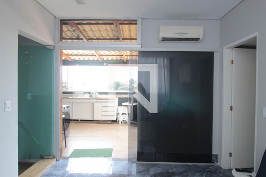 Sala de apartamento para alugar com 3 quartos, 180m² em São João Batista, Belo Horizonte