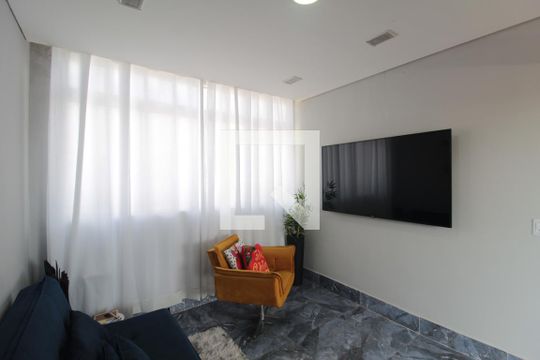 Apartamento para alugar com 3 quartos, 180m² em São João Batista, Belo Horizonte