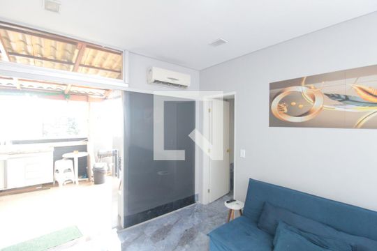 Sala de apartamento para alugar com 3 quartos, 180m² em São João Batista, Belo Horizonte