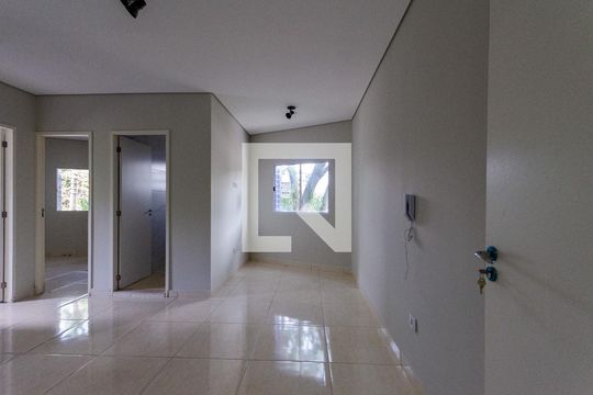 Apartamento para alugar com 2 quartos, 40m² em Jardim Jaragua (sao Domingos), São Paulo