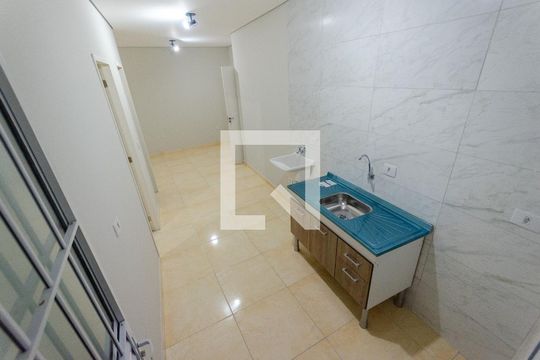 Cozinha de apartamento para alugar com 1 quarto, 40m² em Jardim Jaragua (sao Domingos), São Paulo