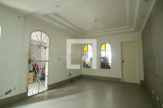 Sala de casa à venda com 5 quartos, 300m² em Vila Antonieta, São Paulo