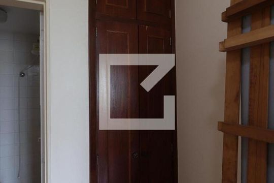Quarto de Serviço de apartamento para alugar com 2 quartos, 80m² em Centro, Ribeirão Preto