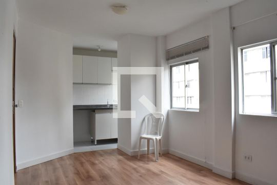 Apartamento para alugar com 1 quarto, 33m² em Centro, Curitiba