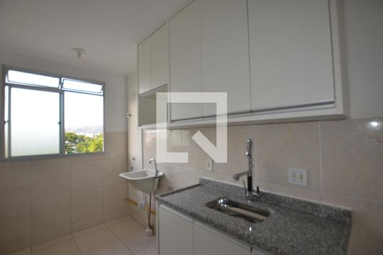Cozinha de apartamento para alugar com 2 quartos, 44m² em Anil, Rio de Janeiro