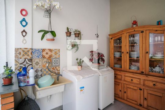 Quintal e área de serviço de casa à venda com 2 quartos, 140m² em Rudge Ramos, São Bernardo do Campo