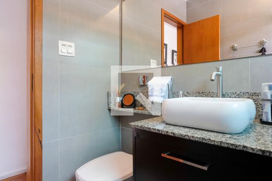 Banheiro de casa à venda com 2 quartos, 140m² em Rudge Ramos, São Bernardo do Campo